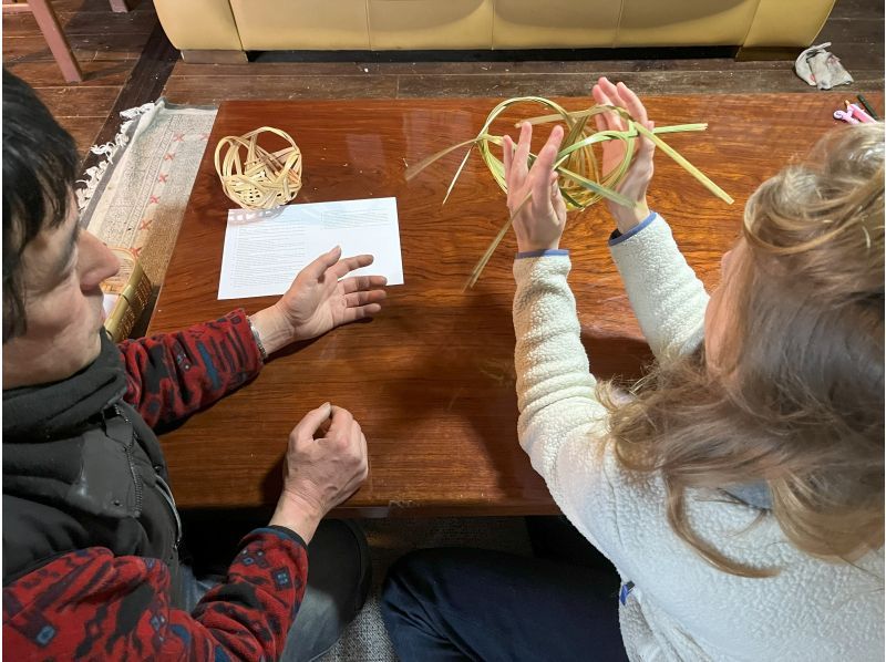 【오이타 · 유후】 <시카미나미 바구니> 뜨개질만으로 완성! 대나무 바구니 만들기 체험의 대표적인 바구니입니다.の紹介画像
