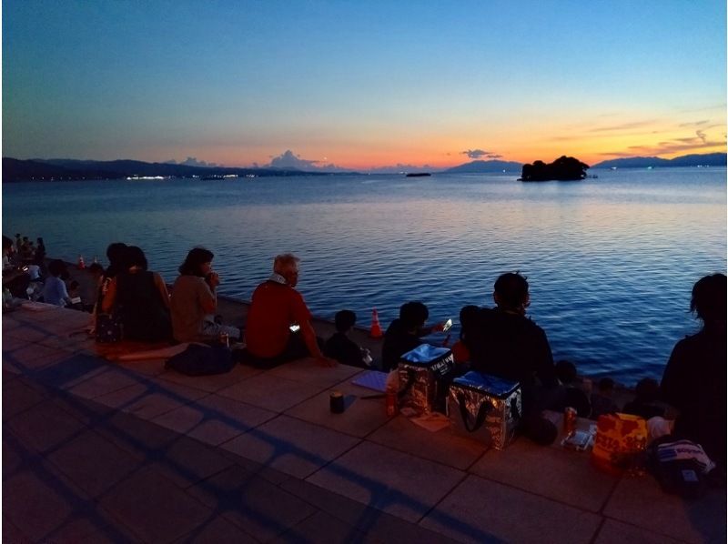 [Shimane, Matsue] Enjoy one of Japan's leading fireworks displays, the Matsue Suigosai Lakeside Fireworks Festival, which is launched over the beautiful lake surface!の紹介画像