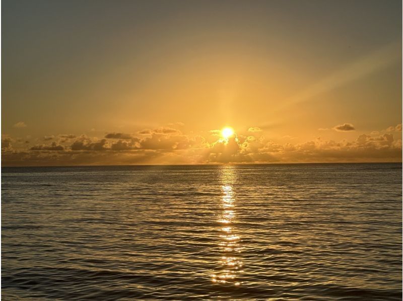 [Okinawa, Miyakojima] Reset your mind and body in a healthy setting at the beach with the morning sun and healing effects! [Limited to one group per tour]の紹介画像