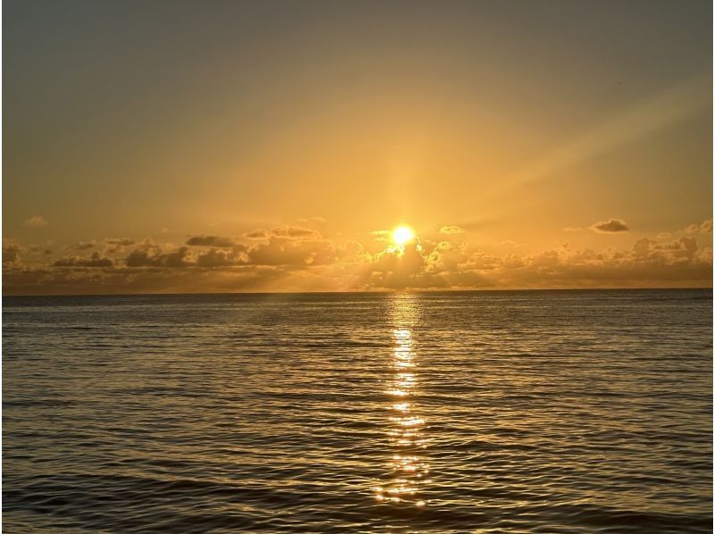 [Okinawa, Miyakojima] Reset your mind and body in a healthy setting at the beach in the morning