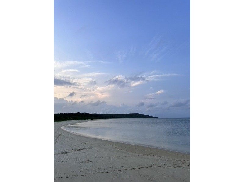 [Okinawa, Miyakojima] Reset your mind and body in a healthy setting at the beach in the morning