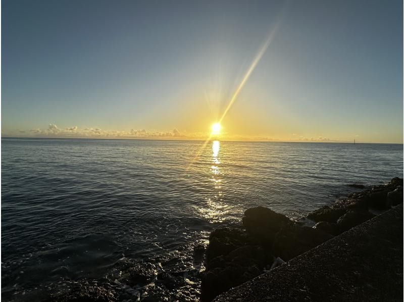 [Okinawa, Miyakojima] Reset your mind and body in a healthy setting at the beach in the morning