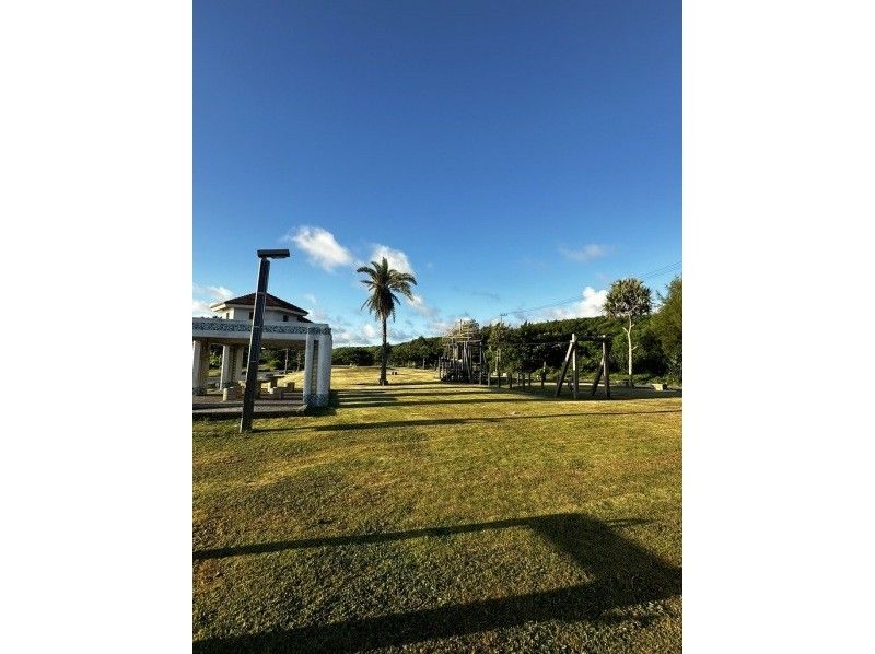 [Okinawa, Miyakojima] Reset your mind and body in a healthy setting at the beach in the morning