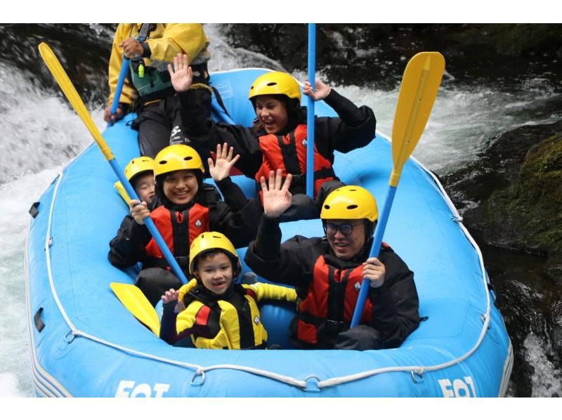 [Hokkaido, Minamifurano] Minamifurano Rafting Tour ♪ Autumn Special Discount ♪ Free Photo Day ♪ Shisoraputi River, popular for rafting "Safe, fun and beautiful nature"の紹介画像