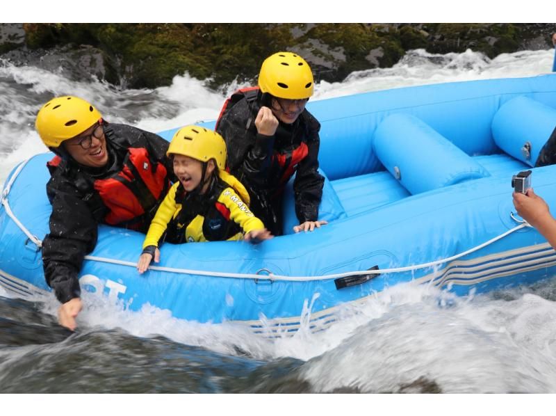 [Hokkaido, Minamifurano] Minamifurano Rafting Tour ♪ Autumn Special Discount ♪ Free Photo Day ♪ Shisoraputi River, popular for rafting "Safe, fun and beautiful nature"の紹介画像