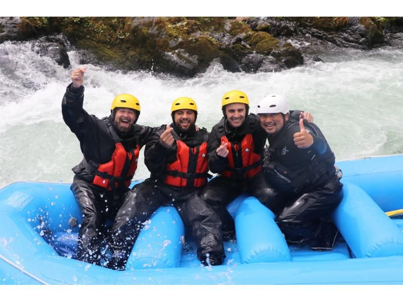 [北海道/南富良野]南富良野漂流之旅♪秋季特别折扣♪免费拍照日♪Shisora小河因漂流而闻名“安全，有趣，美丽的自然”の紹介画像