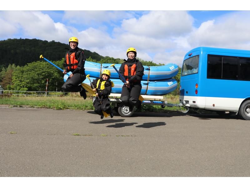 【北海道・南富良野】南富良野ファミリーラフティングツアー家族で楽しむ！富良野の安心ラフティングの紹介画像