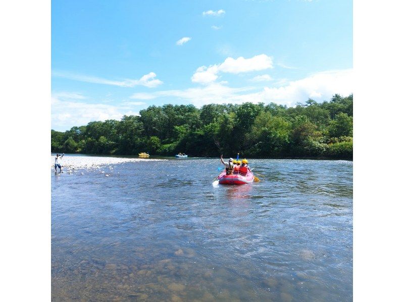 [Hokkaido, Furano] Furano Family Rafting Tour Enjoy with the whole family! Safe rafting in Furanoの紹介画像