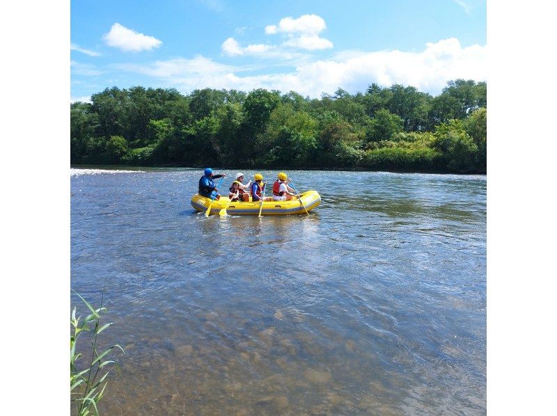 [Hokkaido, Furano] Furano Family Rafting Tour Enjoy with the whole family! Safe rafting in Furanoの紹介画像