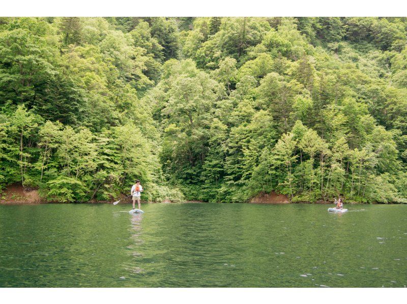 [45 minutes from Sapporo] Relaxing SUP experience on a quiet lake | Near Jozankei Onsen, beginners welcome! Popular with women, couples, and familiesの紹介画像