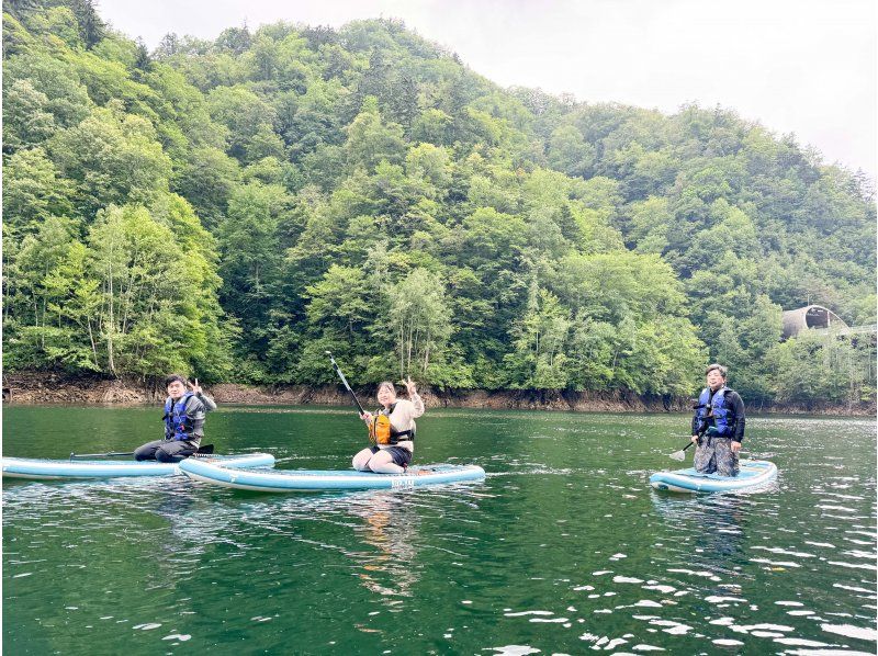 [45 minutes from Sapporo] Relaxing SUP experience on a quiet lake | Near Jozankei Onsen, beginners welcome! Popular with women, couples, and familiesの紹介画像