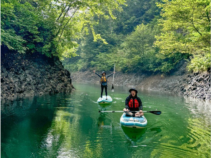 [45 minutes from Sapporo] Relaxing SUP experience on a quiet lake | Near Jozankei Onsen, beginners welcome! Popular with women, couples, and familiesの紹介画像