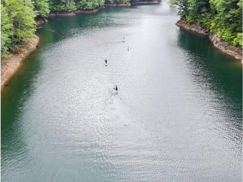[45 minutes from Sapporo] Relaxing SUP experience on a quiet lake | Near Jozankei Onsen, beginners welcome! Popular with women, couples, and familiesの紹介画像