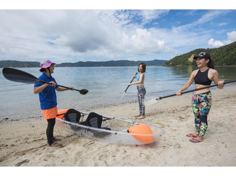 【奄美大島・南部】水中の景色も楽しめるクリアカヤック体験・安心のレクチャー付きの紹介画像