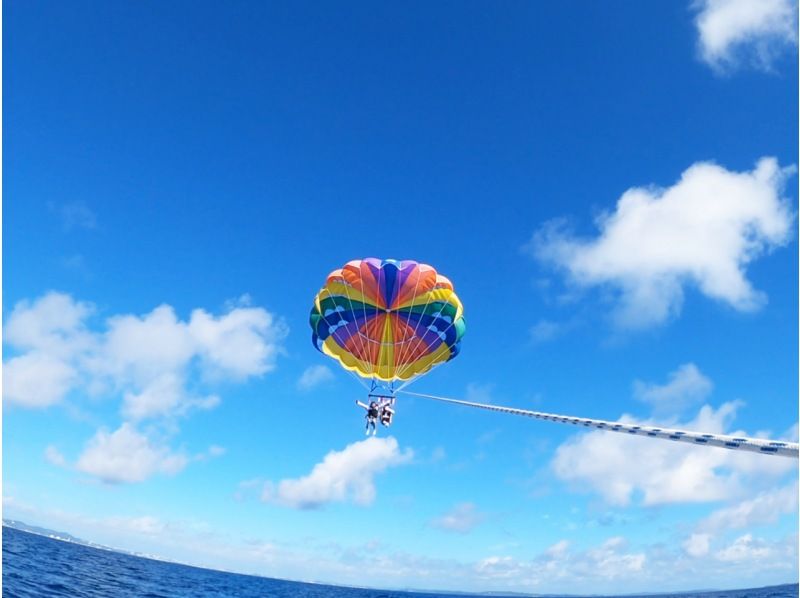 【沖縄・南部】久高島VIVAパラセーリング！沖縄の海を気軽に空中散歩で絶景をお届け♪の紹介画像