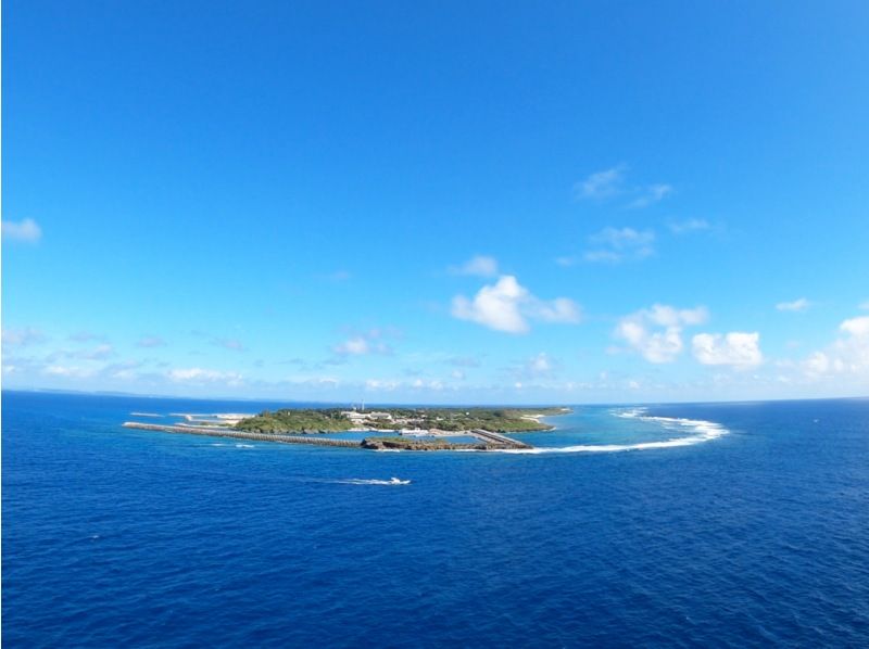 【沖縄・南部】久高島VIVAパラセーリング！沖縄の海を気軽に空中散歩で絶景をお届け♪の紹介画像