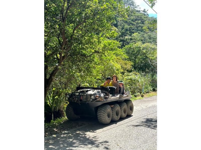 [Okinawa Yanbaru] Spectacular jungle exploration tour by amphibious vehicle (120 minutes) You can drive on a vast private property! Each group will be taken care of! You can enjoy it even in the rain ♪の紹介画像