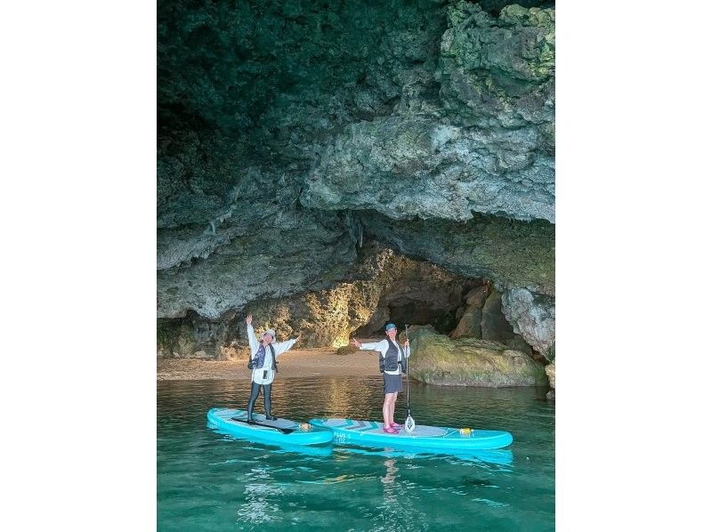 [Ishigaki Island] ★Private tour limited to one group★ Explore the Blue Cave on a SUP!? And snorkel all at once! This is the only place where you can do it all at once✨の紹介画像