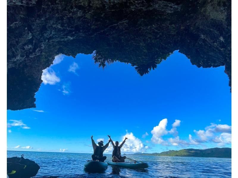 [Ishigaki Island] ★Private tour limited to one group★ Explore the Blue Cave on a SUP!? And snorkel all at once! This is the only place where you can do it all at once✨の紹介画像