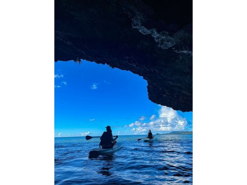 [Ishigaki Island] ★Private tour limited to one group★ Explore the Blue Cave on a SUP!? And snorkel all at once! This is the only place where you can do it all at once✨の紹介画像