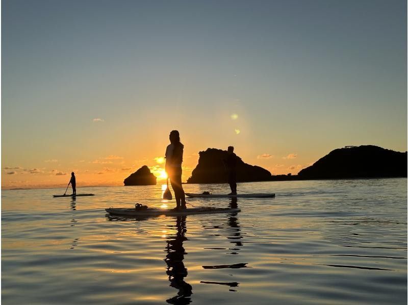 [Okinawa Zamami Island] Sunset SUP tour! Photo shoot included／Enjoy the sunset at the end of the day