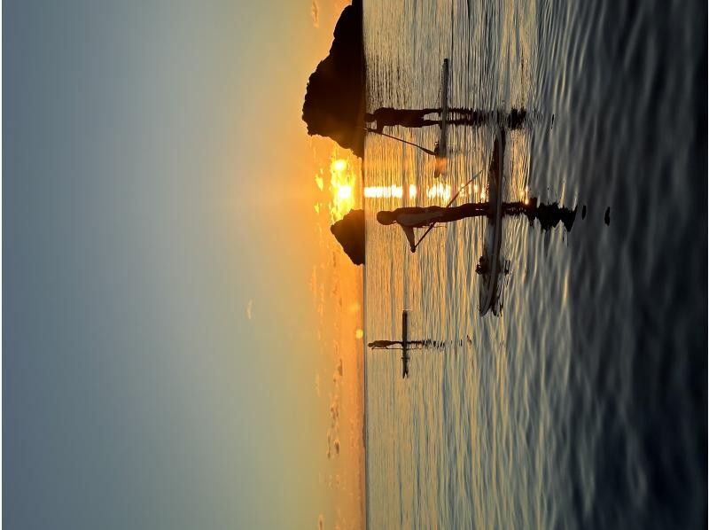 [Okinawa Zamami Island] Sunset SUP tour! Photo shoot included／Enjoy the sunset at the end of the day