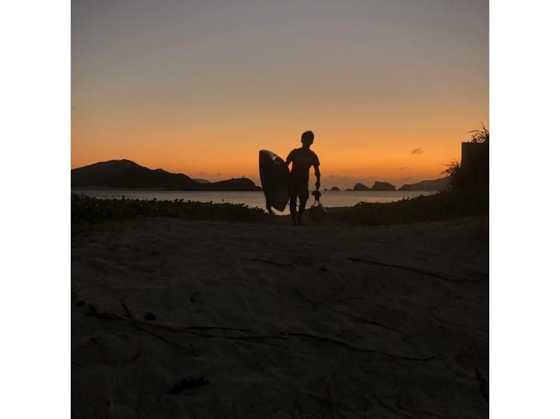 [Okinawa Zamami Island] Sunset SUP tour! Photo shoot included／Enjoy the sunset at the end of the day