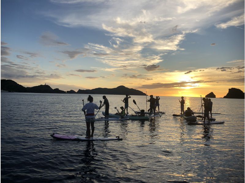 [Okinawa Zamami Island] Sunset SUP tour! Photo shoot included／Enjoy the sunset at the end of the day