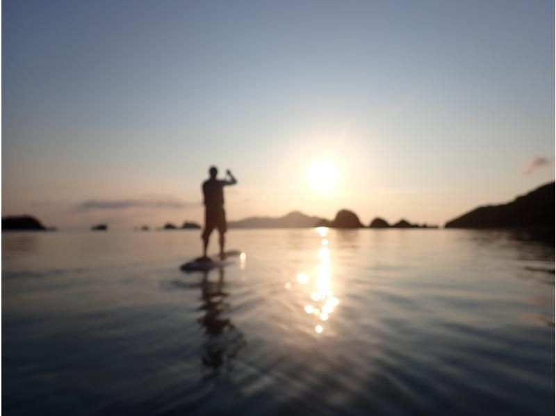 [Okinawa Zamami Island] Sunset SUP tour! Photo shoot included／Enjoy the sunset at the end of the day