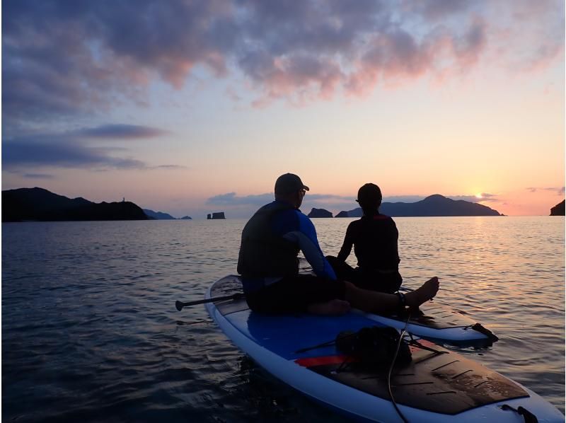 [Okinawa Zamami Island] Sunset SUP tour! Photo shoot included／Enjoy the sunset at the end of the day