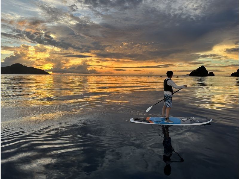 [Okinawa Zamami Island] Sunset SUP tour! Photo shoot included／Enjoy the sunset at the end of the day