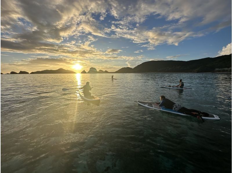 [Okinawa Zamami Island] Sunset SUP tour! Photo shoot included／Enjoy the sunset at the end of the day