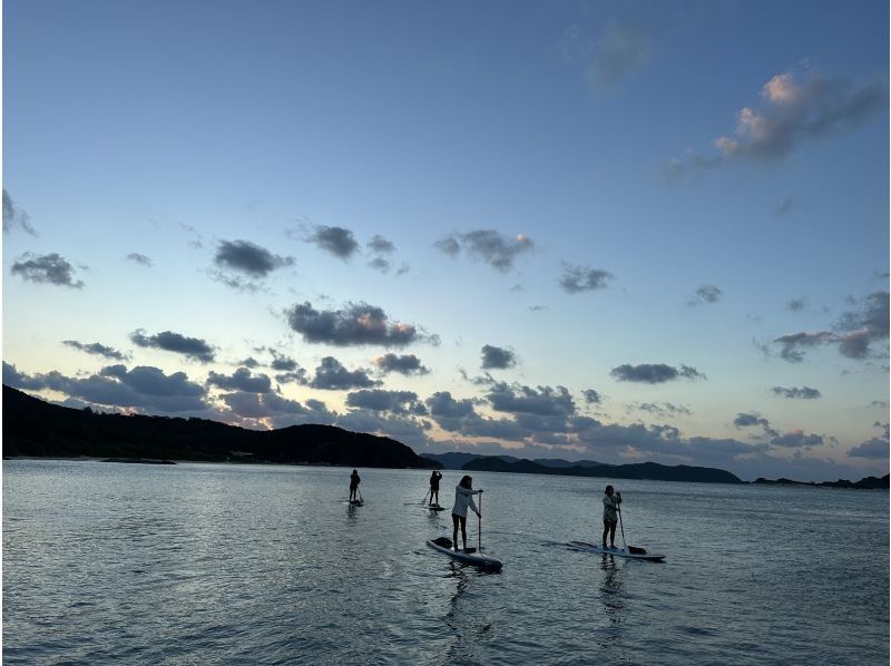 [Okinawa, Zamami Island] Exclusive to Zamami Stays! Sunrise SUP tour! ✴︎Photo shoot included✴︎ Start your day off right with the morning sun!の紹介画像