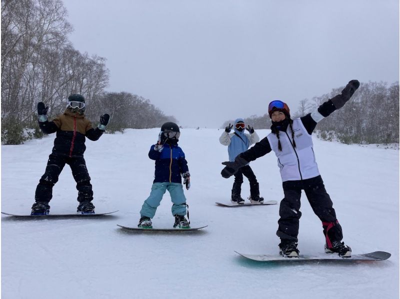 [Niseko 5H Lesson] It's okay even if it's your first time! Create wonderful memories with a completely private lesson perfect for your first snowboarding experience!の紹介画像