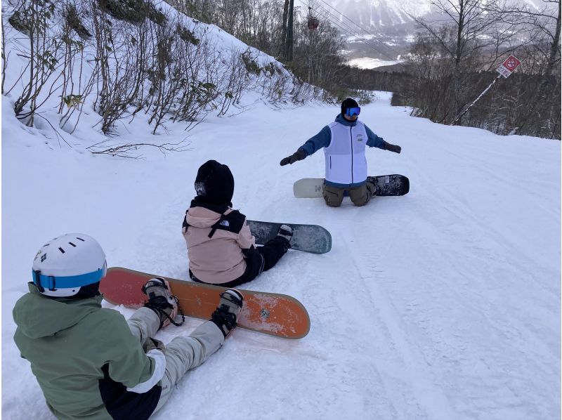 [Niseko 5H Lesson] It's okay even if it's your first time! Create wonderful memories with a completely private lesson perfect for your first snowboarding experience!の紹介画像