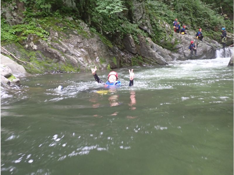 【北海道・南富良野】富良野・トマムエリア♪トナシベツ川キャニオニング♪ベース移転記念！今シーズン写真データ無料！の紹介画像