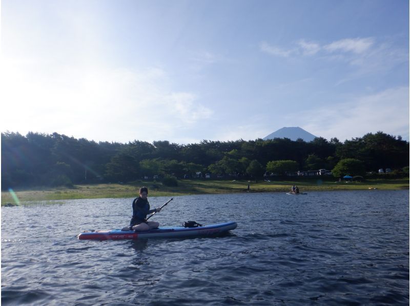 [Yamanashi, Fuji Five Lakes, Lake Motosu] Early morning only! 90-minute SUP experience at Lake Motosu, which boasts the clearest water in Honshuの紹介画像