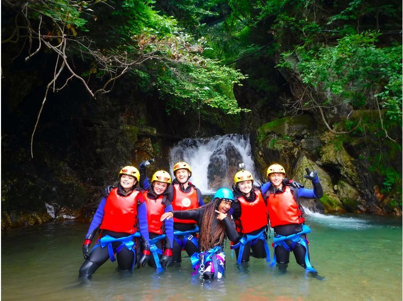 SALE!! [Gunma, Minakami] <The most popular course! Fox> Hot spring ticket included! Canyoning half-day tour (free tour photo)の紹介画像