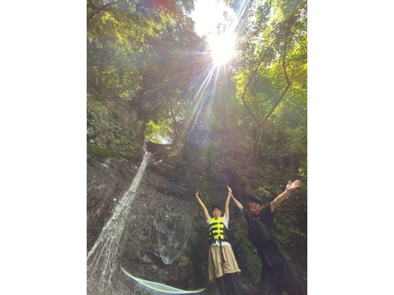 【足柄・丹沢湖】７.８名の団体様に激アツお得プラン⭐︎大幅値引き！貸切ツアー！山奥の大自然にゴー！写真、動画無料プレゼント⭐︎の紹介画像