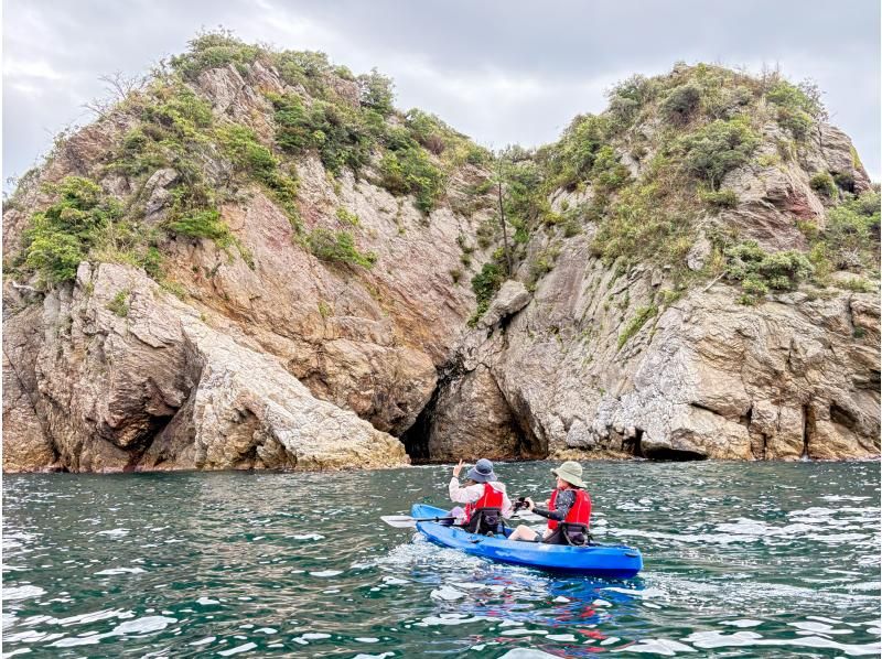 【若狭・常神半島】青の洞窟カヤックツアー《カップル・女性・ファミリーにおすすめ！ワンちゃんOK！写真映え間違いなしの絶景スポット！》の紹介画像