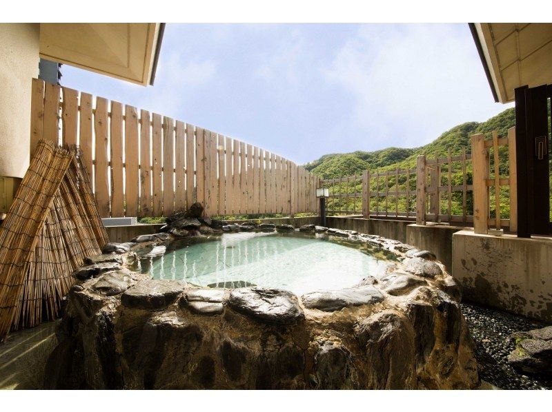 [Sendai, Sadayoshi, Sakunami] For 2 people! A day trip tour to experience bathing in Tohoku's famous hot spring, Sakunami Onsen, and visiting the historic power spot Sadayoshi and a long-established whiskey factory!の紹介画像