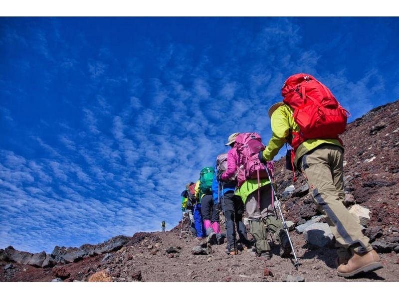 [山梨县, 富士山] 2日富士山登山游：含山间小屋住宿、餐饮、温泉の紹介画像