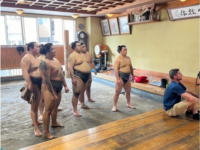 [Tokyo] Experience a tour to see the exciting morning practice of the traditional Japanese sport of sumo with an English guideの紹介画像