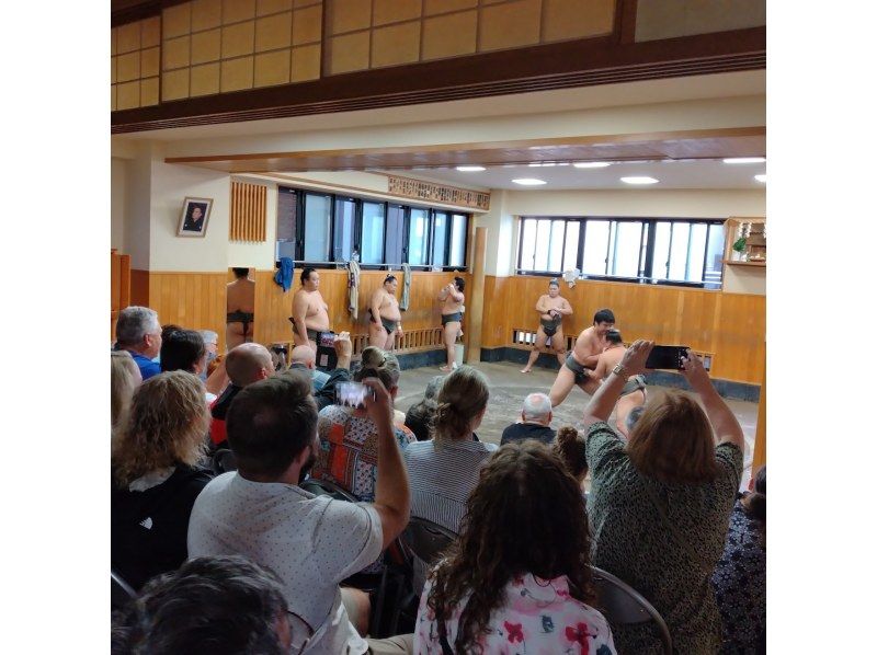 [Tokyo/Kiyosumi Shirakawa] A tour to see the morning practice at a sumo stable