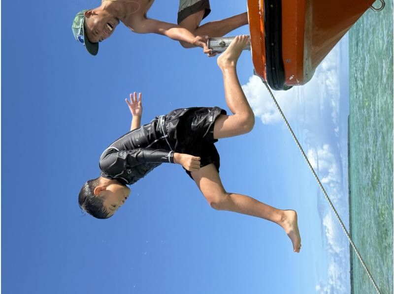 [Half-day tour from Ishigaki Island] Landing on the mysterious island (Hamajima)! & Sea turtle snorkeling tour! Sea turtle encounter rate is almost 100%!! Photos and videos will be given as gifts!の紹介画像