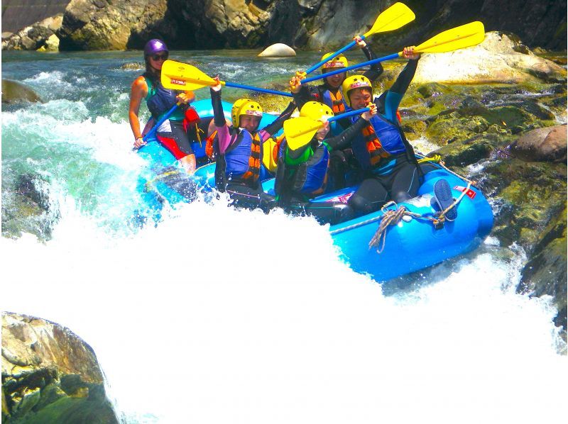 SALE! [Gunma, Minakami, Tone River] Hot spring ticket & lunch included! Rafting & canyoning 1 day tour (GoPro video & lunch included)の紹介画像