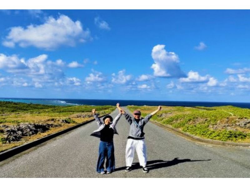 [Limited to one group per day] Guided photo tour around Miyakojima in a 7-seater electric limousine buggy! Choose from 4 courses! Drone photographyの紹介画像