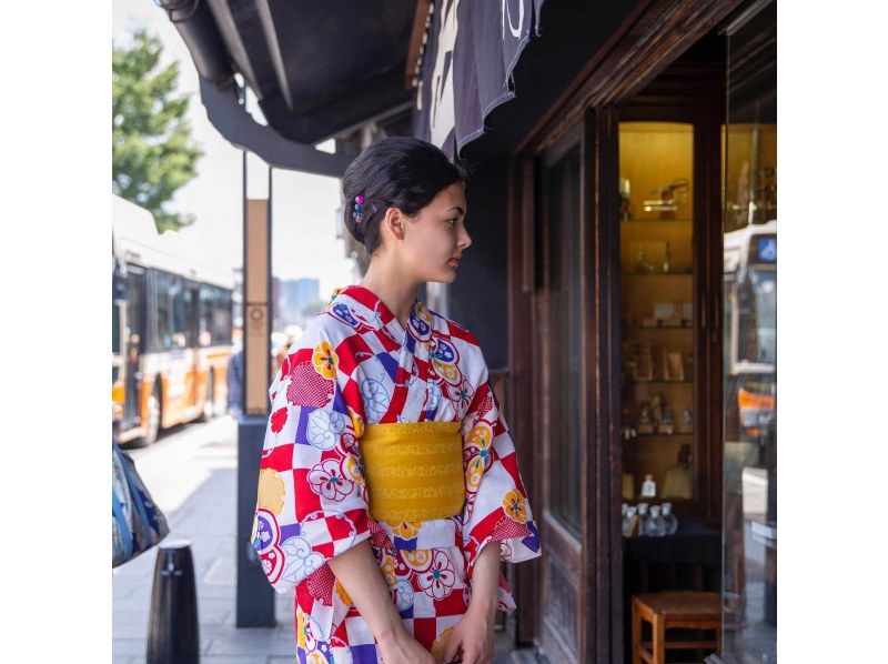 [Koedo Kawagoe] Why not take a stroll around Kawagoe wearing an authentic kimono or yukata from Kimonoya Sara?の紹介画像