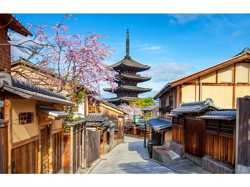 SALE! [Day trip | Pick-up from city hotels] Ancient Kyoto Japanese-style tour Kinkaku-ji Temple - Kiyomizu-dera Temple - Fushimi Inari Taisha Shrineの紹介画像