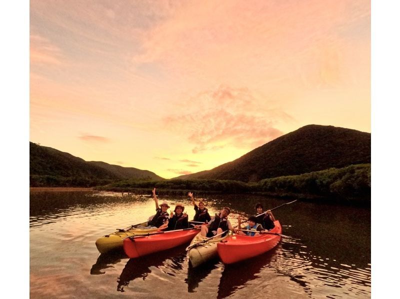 SALE! [Amami Oshima Mangrove] Sunset & Night Kayak Tour | Enjoy the sunset, stars and jungle!の紹介画像